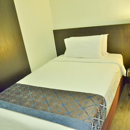 Vivo Hotel Куантан Екстериор снимка