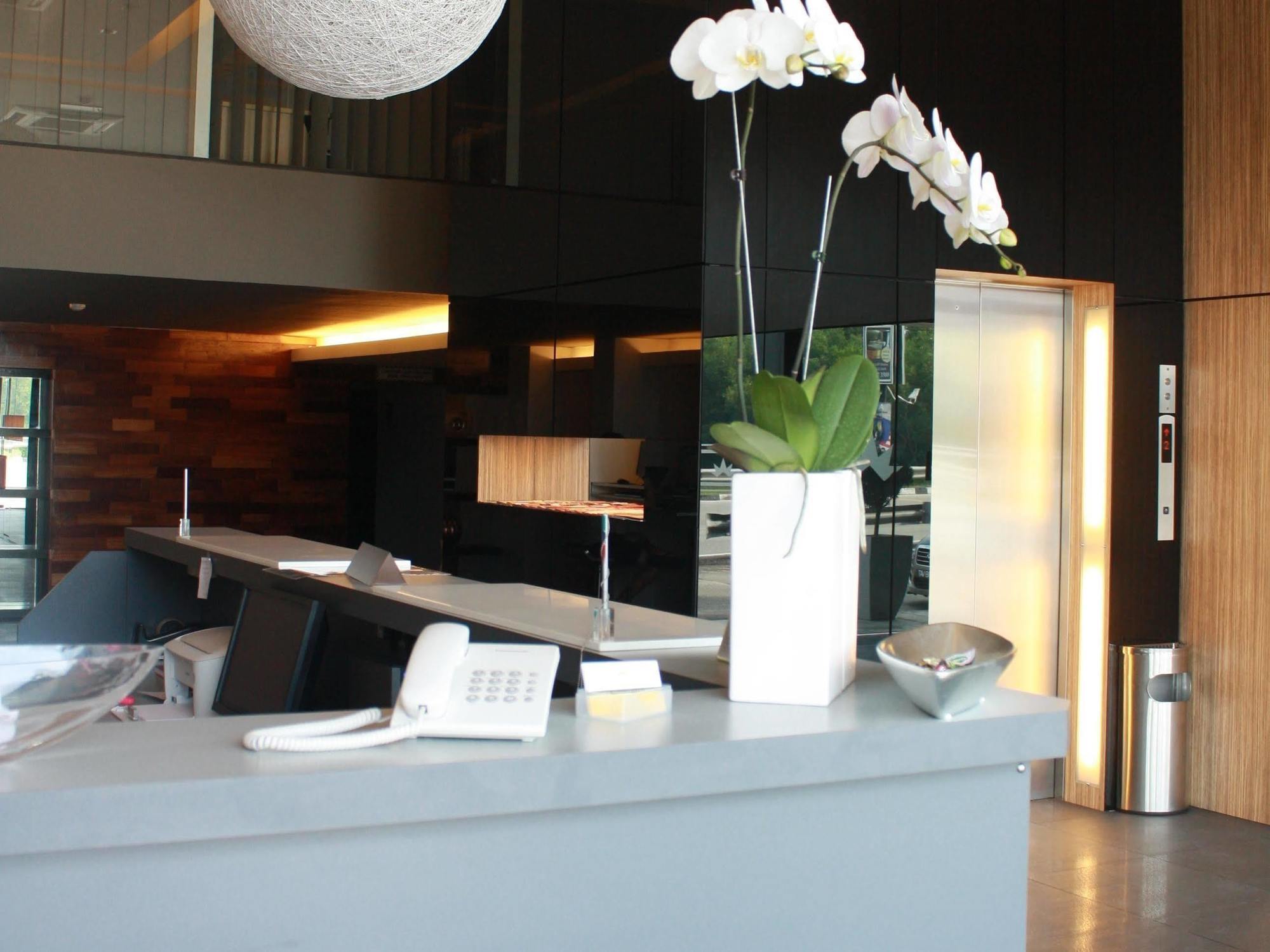 Vivo Hotel Куантан Екстериор снимка