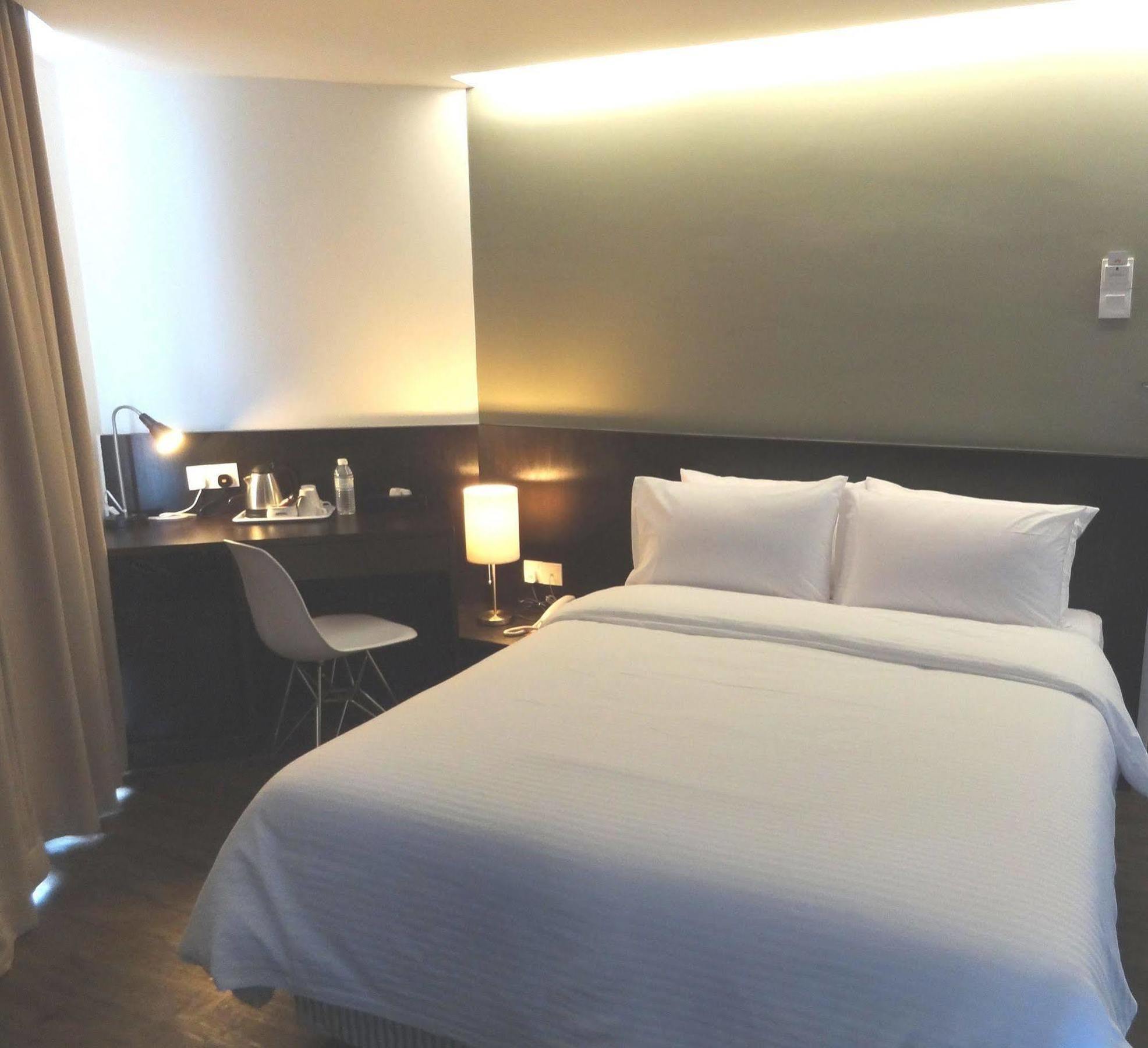 Vivo Hotel Куантан Екстериор снимка