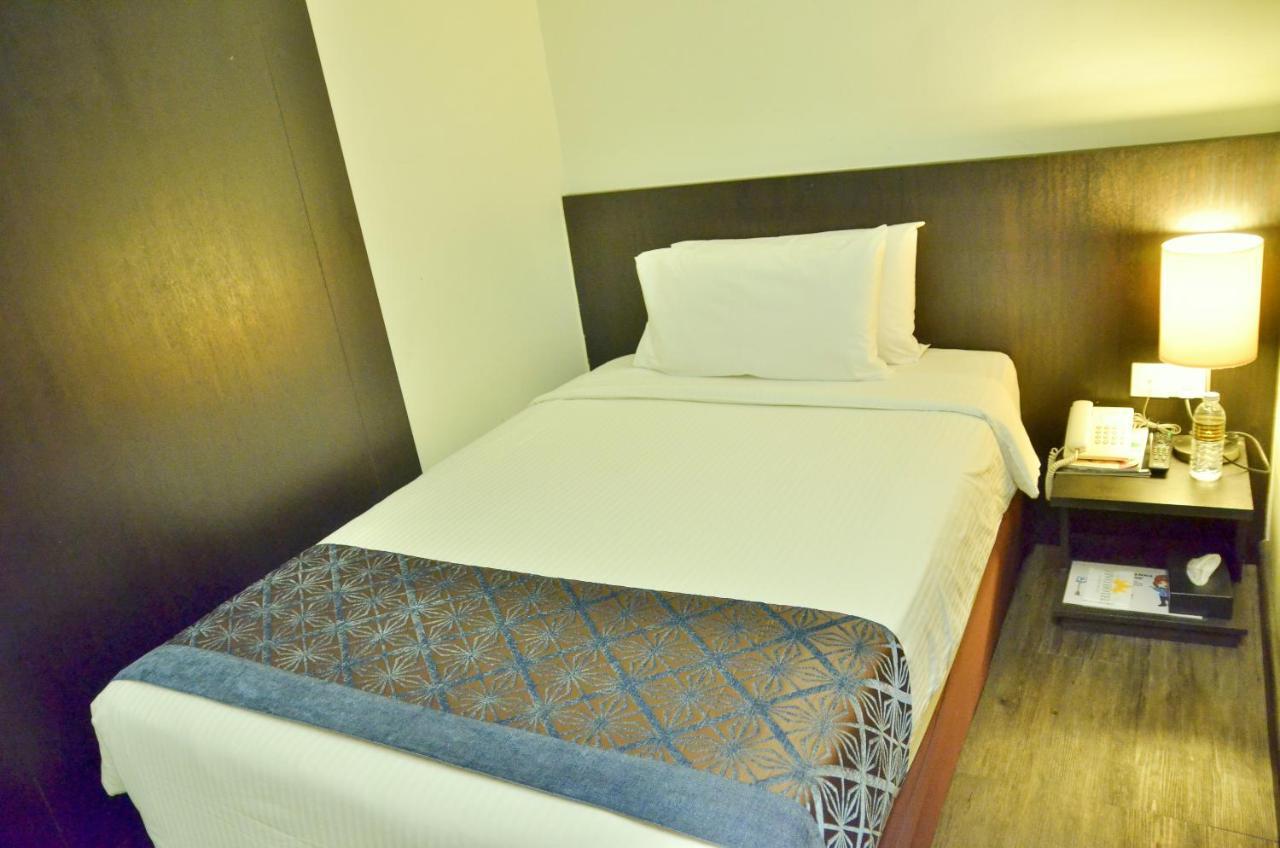 Vivo Hotel Куантан Екстериор снимка